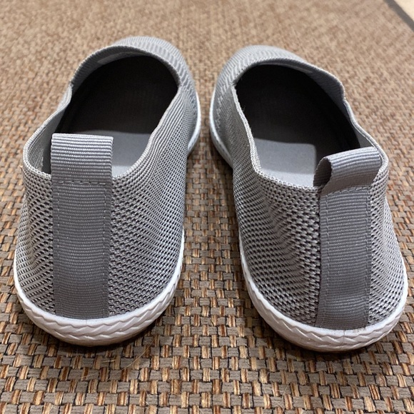 Tommy Bahama 9 Gray Slip On Sneakers - Picture 6 of 11